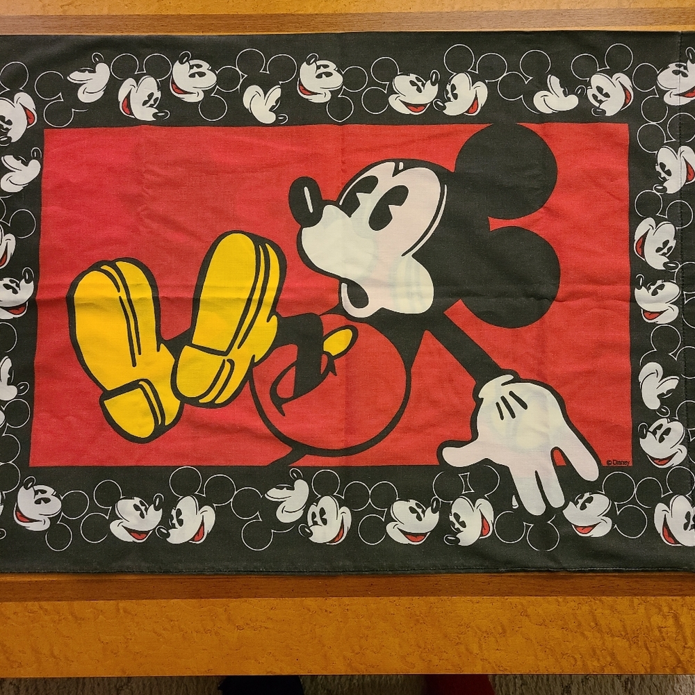 2-Pillow Shams Classic Mickey Mouse         30" x 20.5